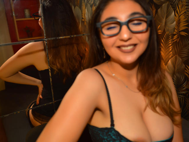 Warmleia - сексуальная веб-камера в реальном времени - 18375162