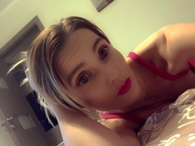 JewelShines - Live porn &amp; sex cam - 18377442