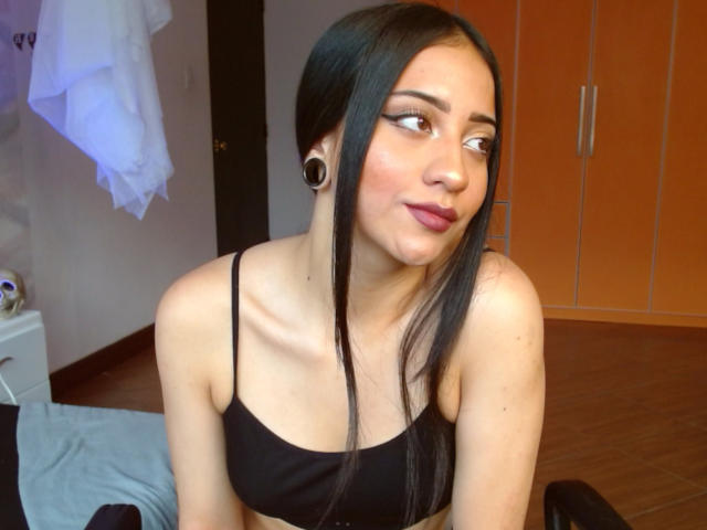 ValerieHang - Live porn &amp; sex cam - 18379582