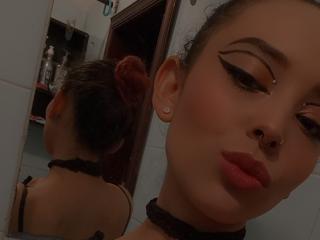 MelaniSmhit - Live porn &amp; sex cam - 18381770