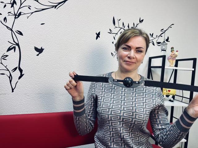 RenataBaster - Élő pornó és szexkamera - 18386258