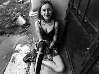 SmokingRavien - Live sex cam - 18386858