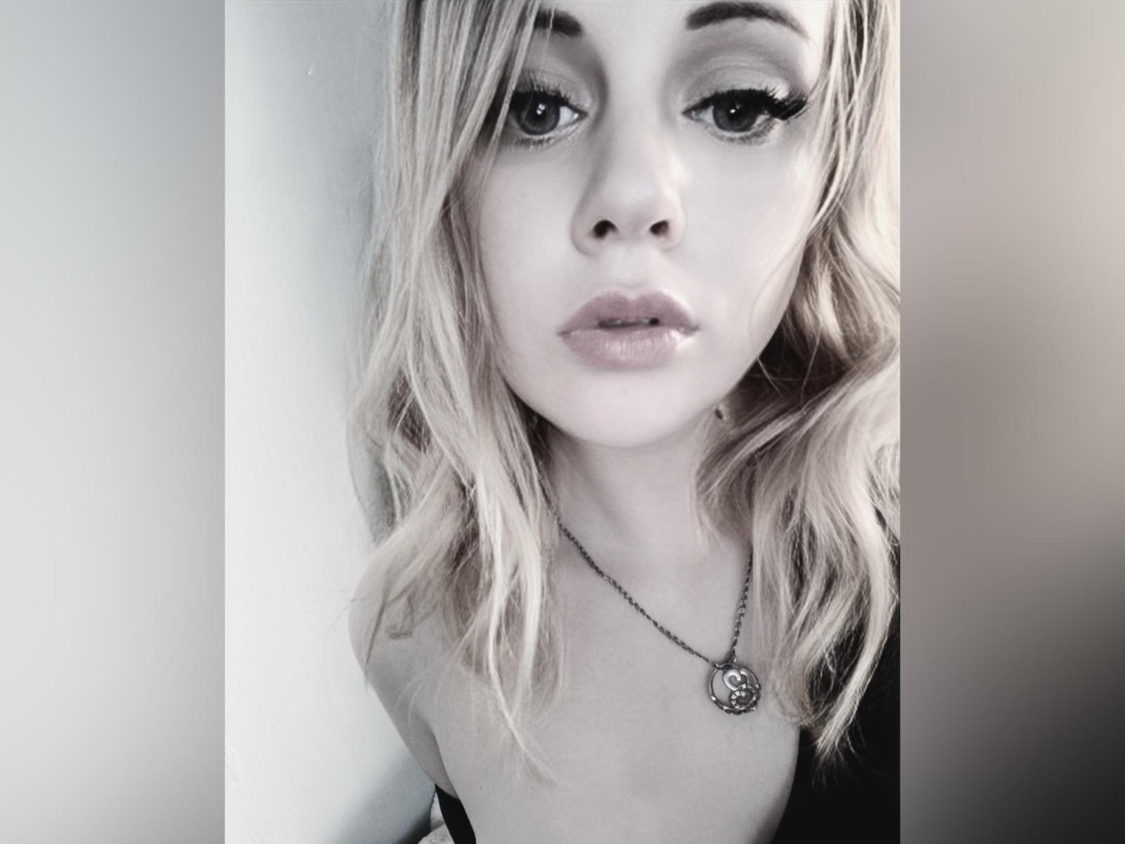 KiraLovers69 - Live porn &amp; sex cam - 18391410