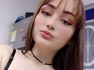 SarraLopez - Live sex cam - 18391970