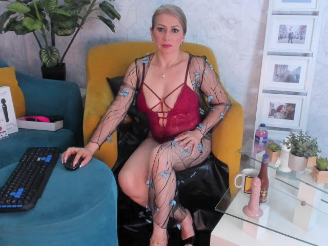 MisseScarleth - Élő pornó és szexkamera - 18399206