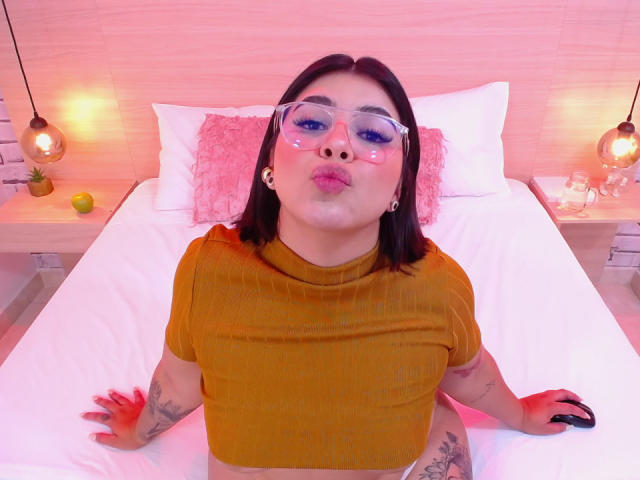 AnnikaRose - Live porn &amp; sex cam - 18399894