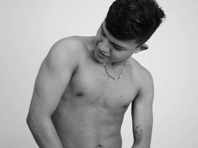 JordanTrinity - Live porn &amp; sex cam - 18399950