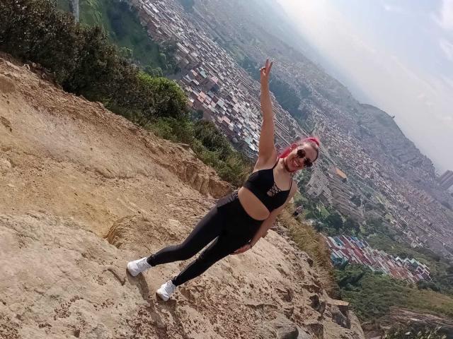 MelaniSmhit - Live porn &amp; sex cam - 18401374