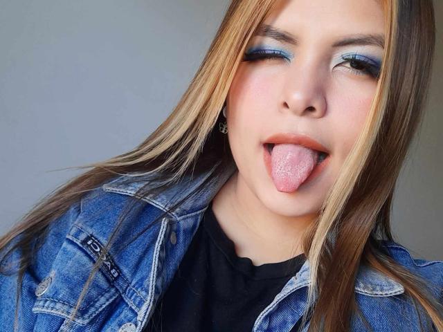 LuciaRobertz - Live sex cam - 18402794