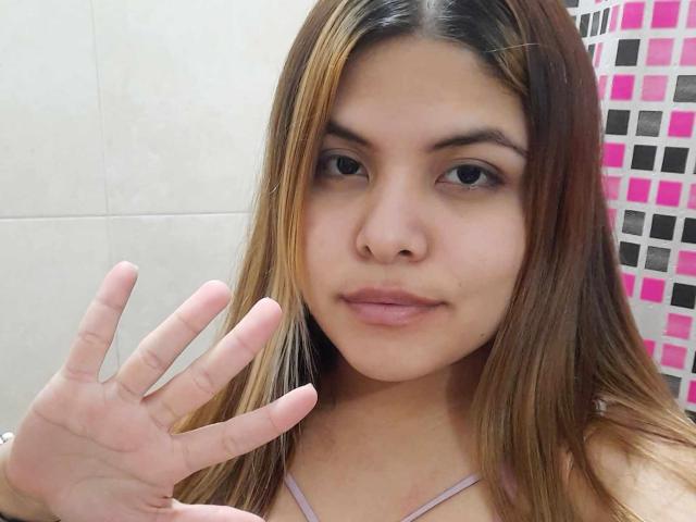 LuciaRobertz - Camera khiêu dâm &amp; quyến rũ trực tiếp - 18402798