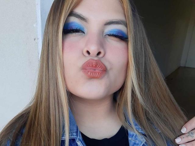 LuciaRobertz - Live sex cam - 18402834