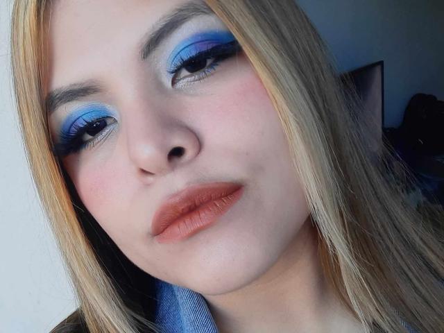 LuciaRobertz - Porno na żywo i seks kamera - 18402842