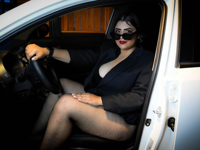 EmilyBoobss - Live porn &amp; sex cam - 18402950