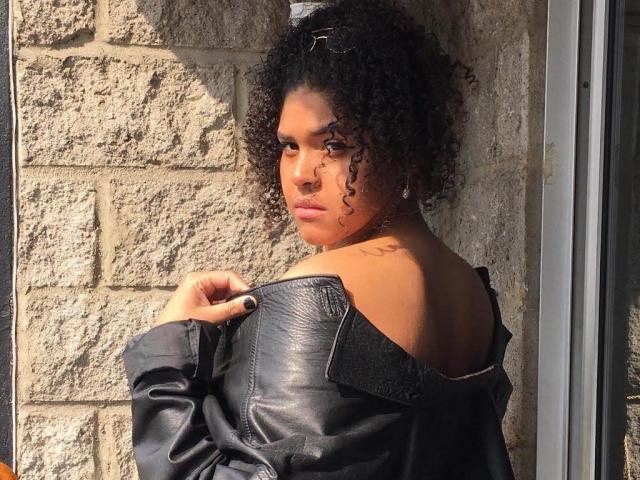 HalleThomson - Live porn &amp; sex cam - 18404022