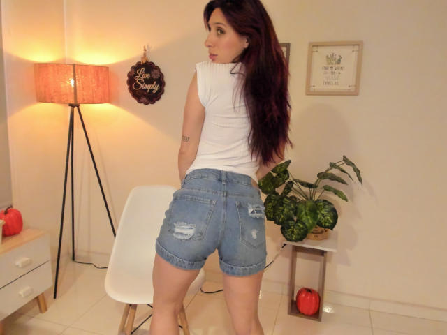 SophiaLaurent - Live porn &amp; sex cam - 18405666