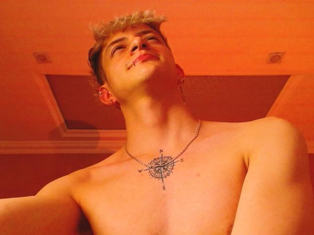 BastianLeonis - Live sex cam - 18409738