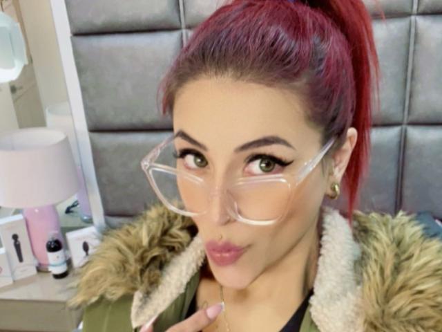 AlissaBrown - Live sex cam - 18415518