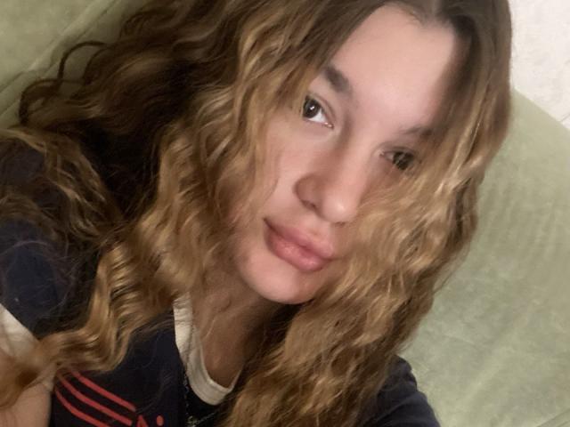 KiraBlake - Sexe cam en vivo - 18419134