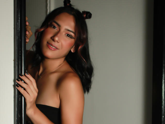 BriiannaLove - Live sexe cam - 18423330