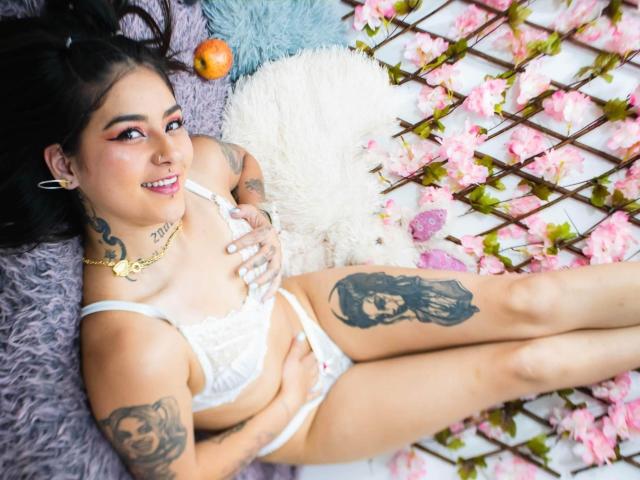 LuciaRousse - сексуальная веб-камера в реальном времени - 18426242