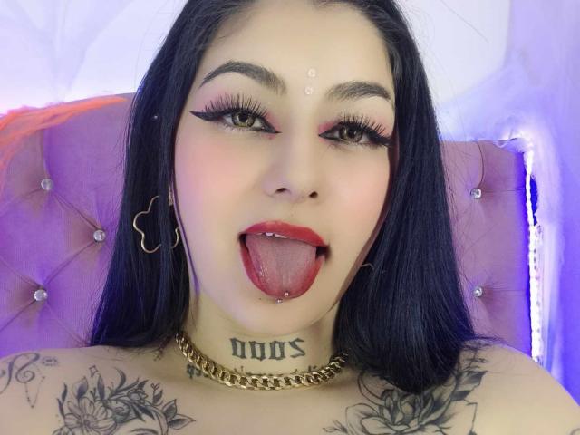 LuciaRousse - Live sex cam - 18426354