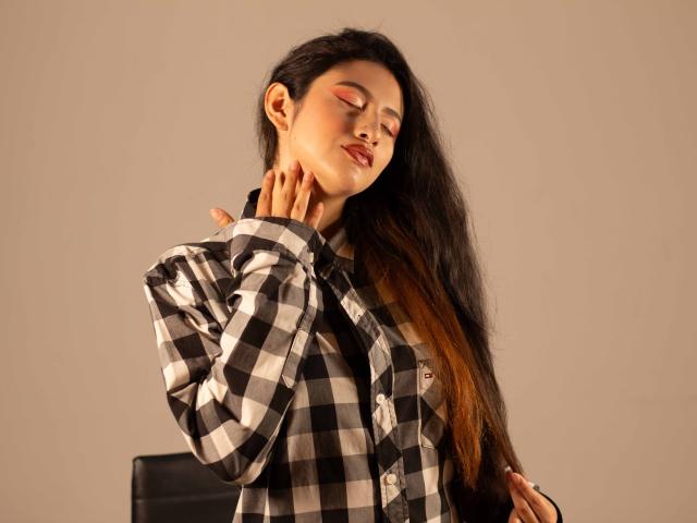 ClaraX69 - Live porn &amp; sex cam - 18429566