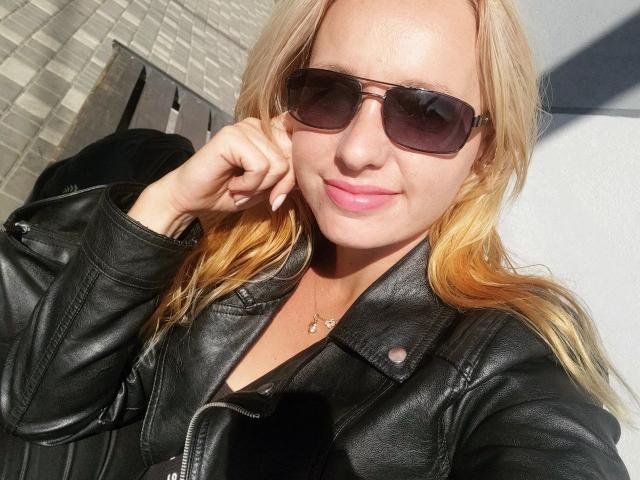 LegendRenee - Live porn &amp; sex cam - 18430526