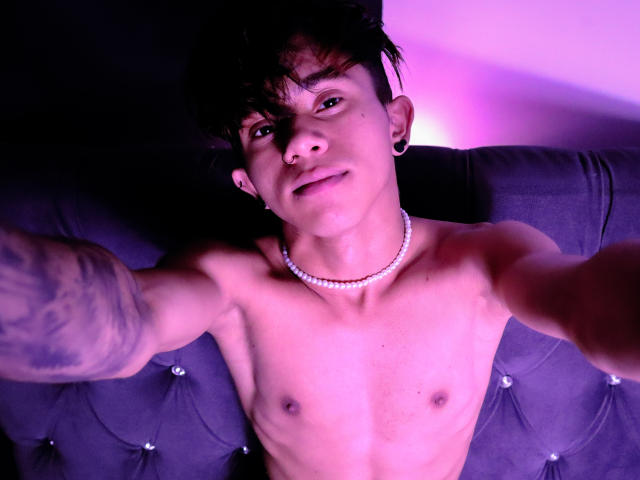 DannySantoro - Live porn &amp; sex cam - 18430654