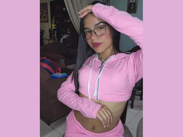 KorneliaX - сексуальная веб-камера в реальном времени - 18430790