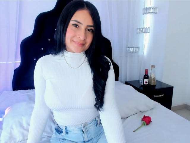 AmmyRoos - פורנו בשידור חי ומצלמת סקס - 18432638