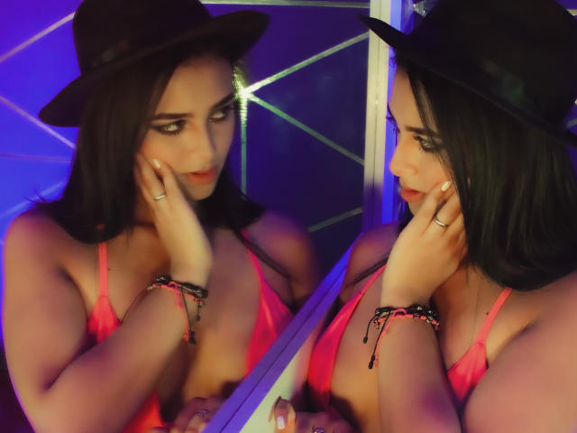 NiaJohnson - Live porn &amp; sex cam - 18433566