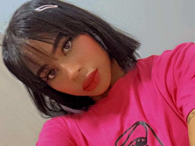 IdalyWhitee - Live porn &amp; sex cam - 18435742