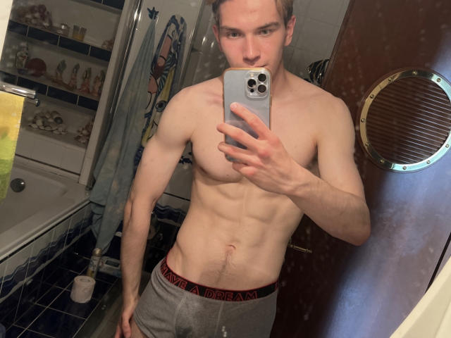 FantasyCharlie - Live porn &amp; sex cam - 18446470