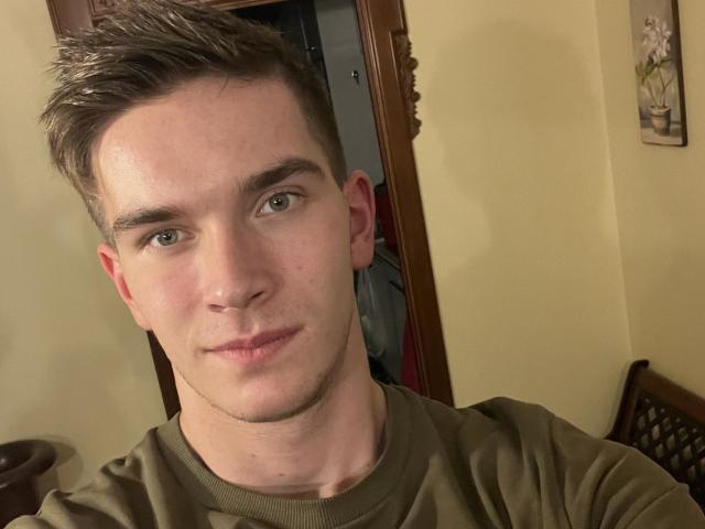 FantasyCharlie - Live porn &amp; sex cam - 18446474