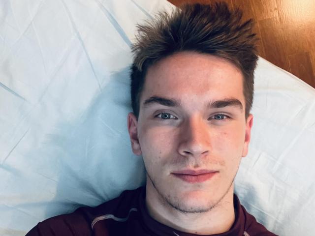 FantasyCharlie - Live porn &amp; sex cam - 18446490