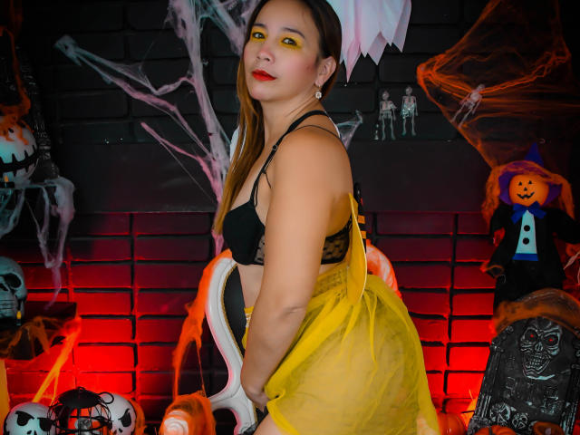 VeronicaMartinellii - Live porn &amp; sex cam - 18449302