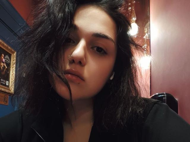 IzzieAdams - Live porn &amp; sex cam - 18452730