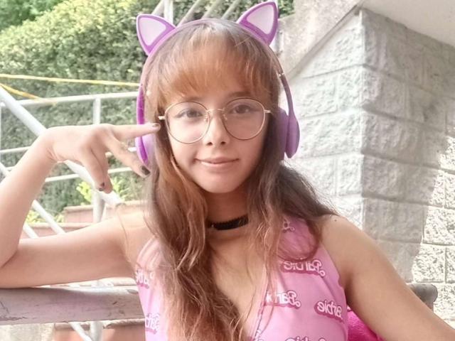 LilyLille - Élő pornó és szexkamera - 18458466