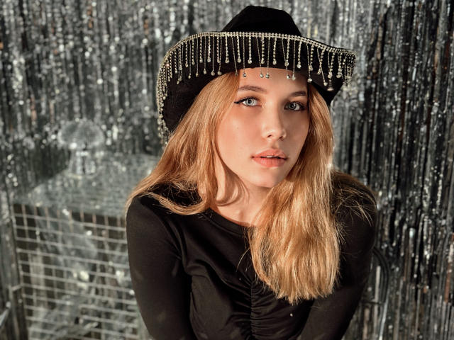 AliciaDreamy - Camera khiêu dâm &amp; quyến rũ trực tiếp - 18458734