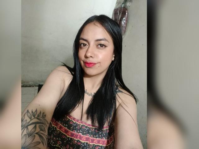 AlinaReyes - Sexe cam en vivo - 18459994
