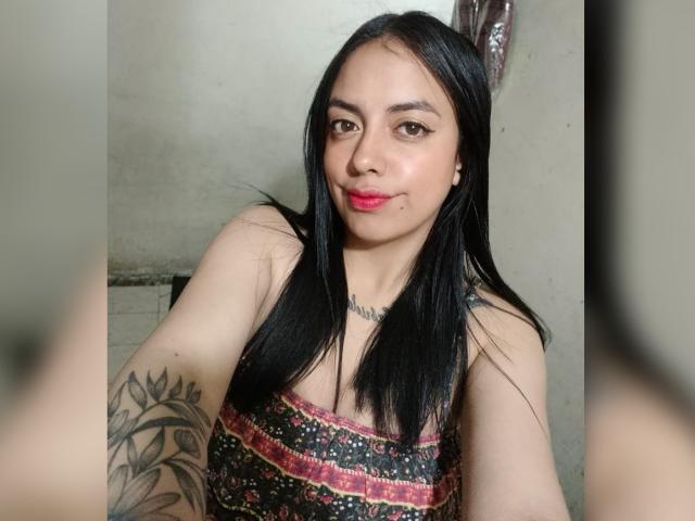 AlinaReyes - Sexe cam en vivo - 18460114