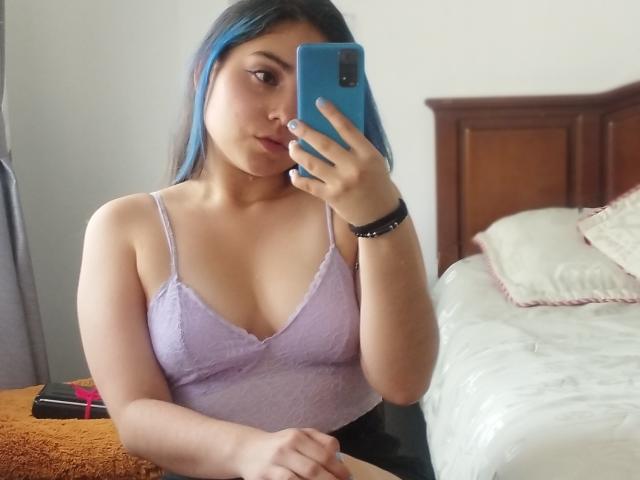 EvaMoretti - Live porn &amp; sex cam - 18468470