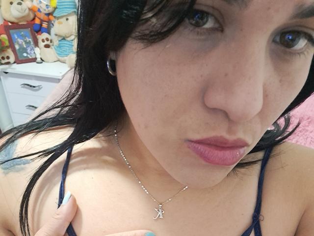 VivianaThomson - Élő pornó és szexkamera - 18482734