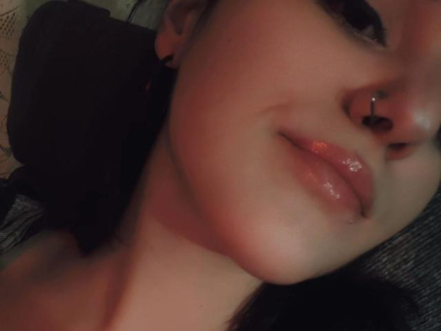 IzzieAdams - Live porn &amp; sex cam - 18484150