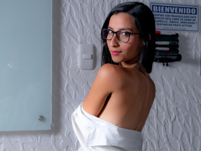 AbbySantoriny - Élő pornó és szexkamera - 18484942