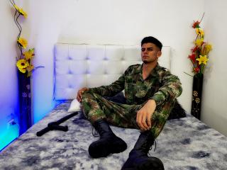 KevinMiller - Live porn &amp; sex cam - 18489918