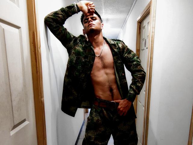 KevinMiller - Camera khiêu dâm &amp; quyến rũ trực tiếp - 18489982