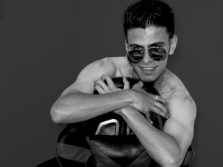 KevinMiller - Live porn &amp; sex cam - 18490266