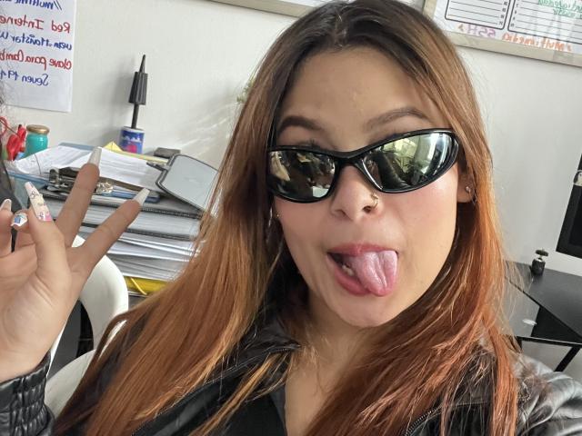 ShantalSummer - פורנו בשידור חי ומצלמת סקס - 18493402