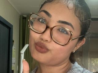 LovelyCrissy - Live porn &amp; sex cam - 18493490